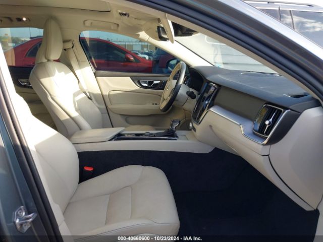 7JRA22TK5LG060571 Volvo S60 T6 Momentum