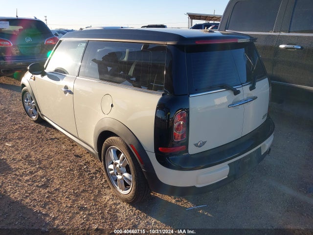 2013 MINI CLUBMAN WMWZF3C5XDT490429 Photo 2