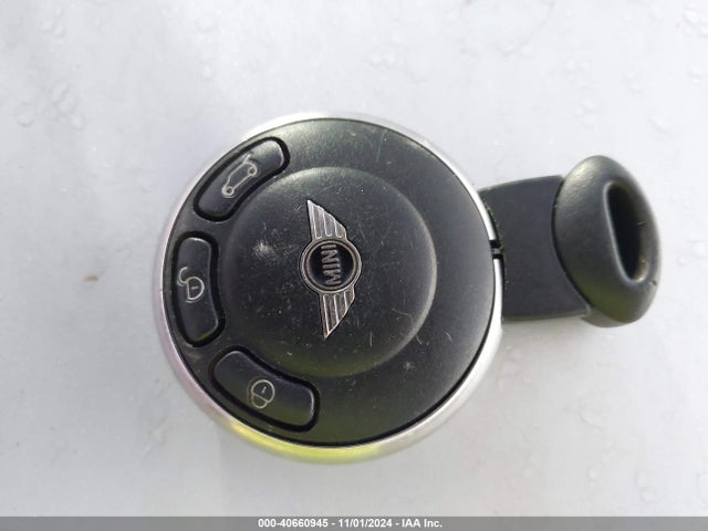 2011 MINI COOPER S WMWSV3C58BTY20361 Photo 10