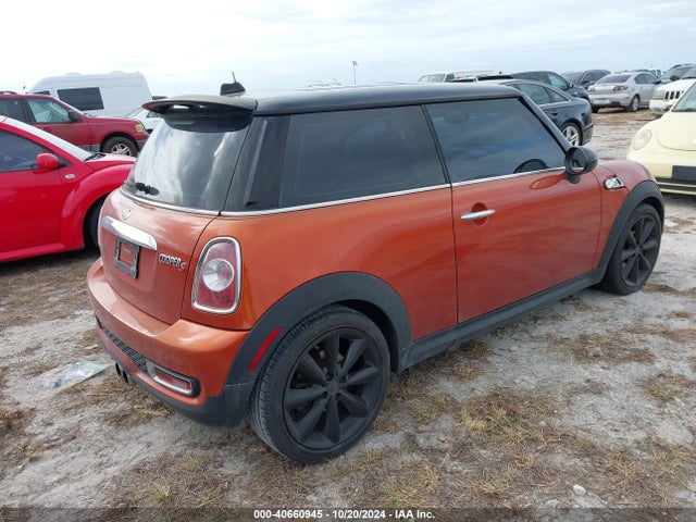 2011 MINI COOPER S WMWSV3C58BTY20361 Photo 3