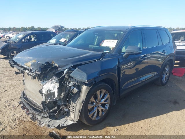 Toyota Grand Highlander Limited 2024 5TDAAAA55RS010115 Image 2