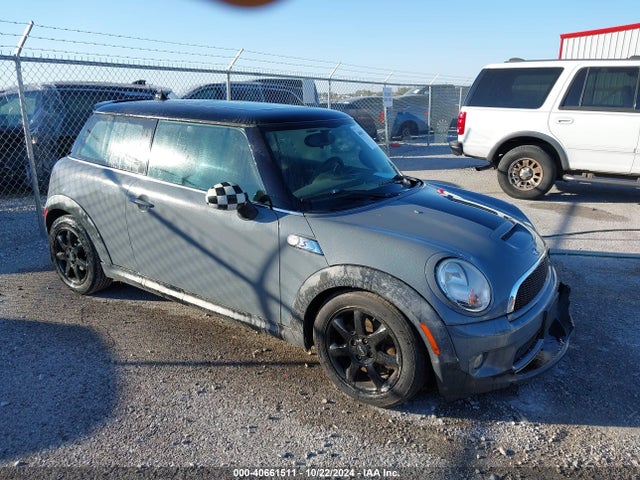 2010 MINI COOPER S WMWMF7C55ATX44626 Photo 0
