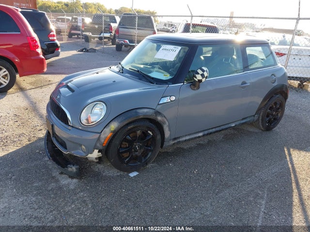2010 MINI COOPER S WMWMF7C55ATX44626 Photo 1