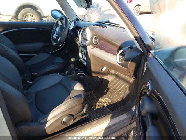 2010 MINI COOPER S WMWMF7C55ATX44626 Photo 4