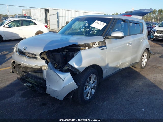 KIA SOUL + 2015 KNDJP3A5XF7786661 Image 2