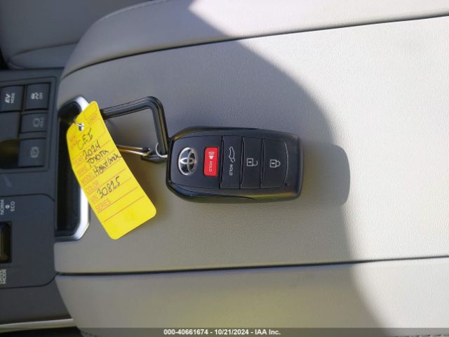 5TDKARAHXRS530825 Toyota Highlander Hybrid Xle