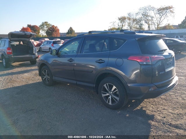 Toyota Rav4 Xle 2017 JTMWFREV4HJ709117 Image 3