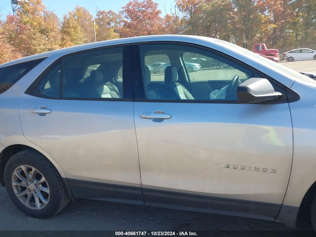 Chevrolet EQUINOX LS 2018 2GNAXREV2J6322793 Image 13