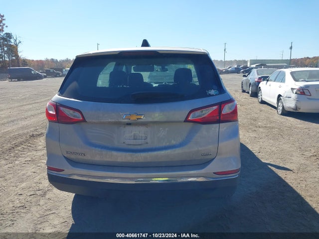 Chevrolet EQUINOX LS 2018 2GNAXREV2J6322793 Image 16
