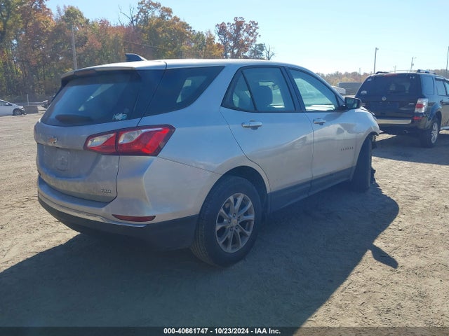 Chevrolet EQUINOX LS 2018 2GNAXREV2J6322793 Image 4