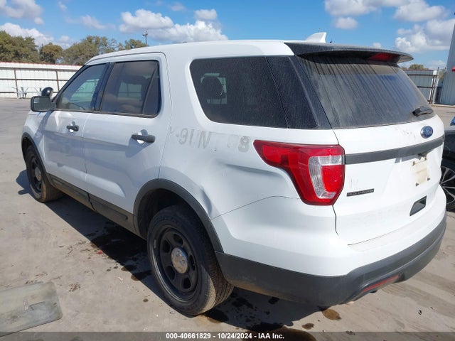 Ford Utility Police Interceptor 2017 1FM5K8AR2HGB55532 Image 3