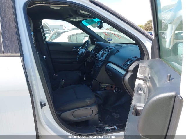 Ford Utility Police Interceptor 2017 1FM5K8AR2HGB55532 Image 5