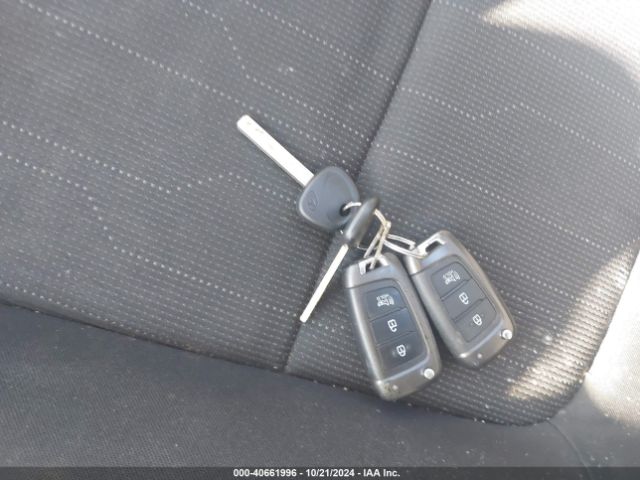 KMHRB8A37LU049424 Hyundai Venue Se
