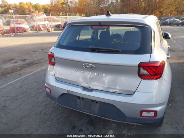 KMHRB8A38LU043096 Hyundai Venue Se