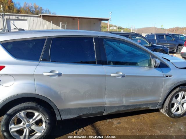 1FMCU9GX1GUA42913 Ford ESCAPE SE