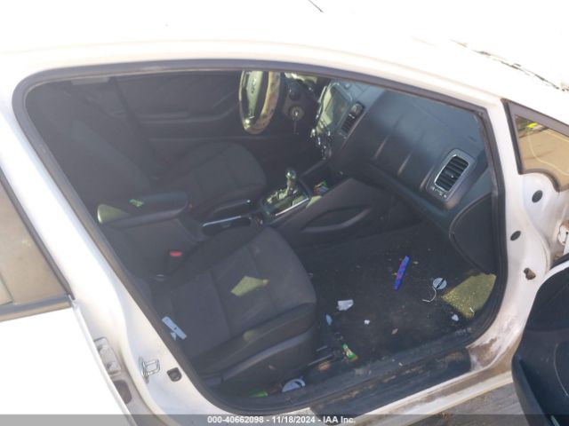 3KPFL4A79JE215180 KIA FORTE S