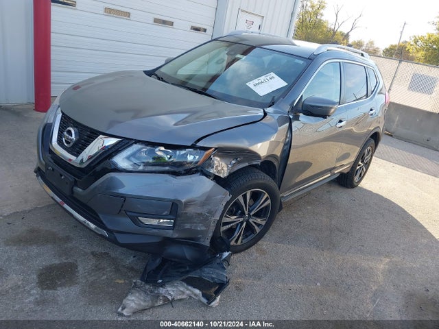 Nissan Rogue Sl 2017 JN8AT2MV8HW018739 Image 2