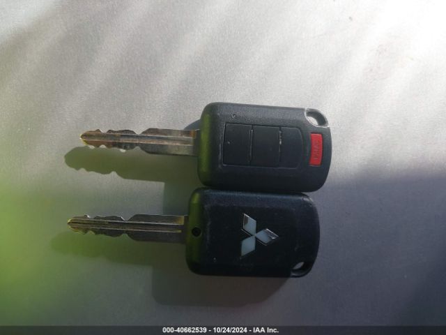 JA4AD2A38KZ003153 Mitsubishi Outlander Es