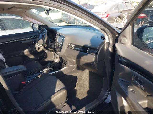 JA4AD2A38KZ003153 Mitsubishi Outlander Es