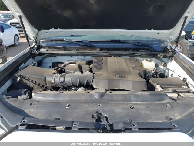 Toyota 4runner Trd Off Road 2018 JTEBU5JR3J5559100 Image 10