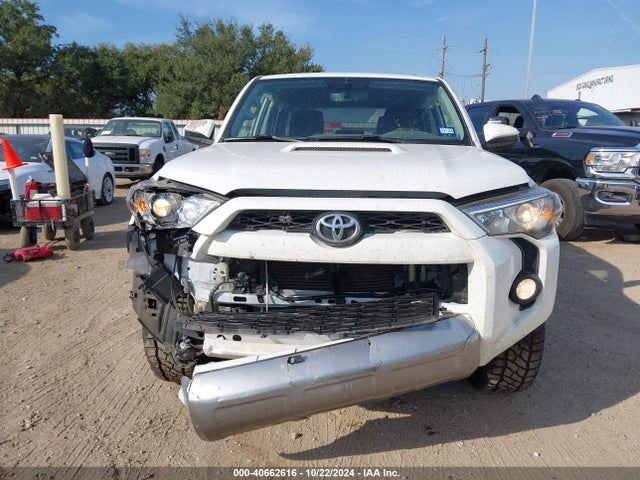 Toyota 4runner Trd Off Road 2018 JTEBU5JR3J5559100 Image 12
