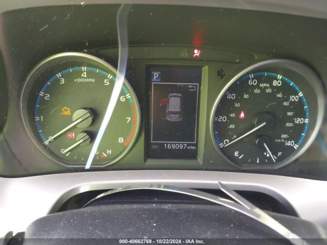 JTMWFREV1JJ733588 Toyota Rav4 Xle