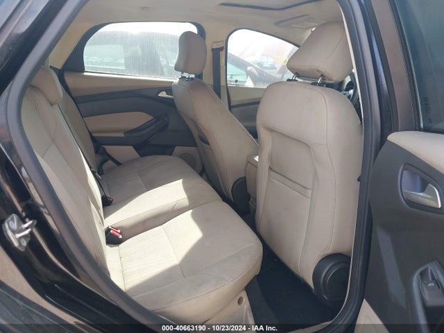Ford FOCUS SE 2016 1FADP3K27GL364069 Image 8