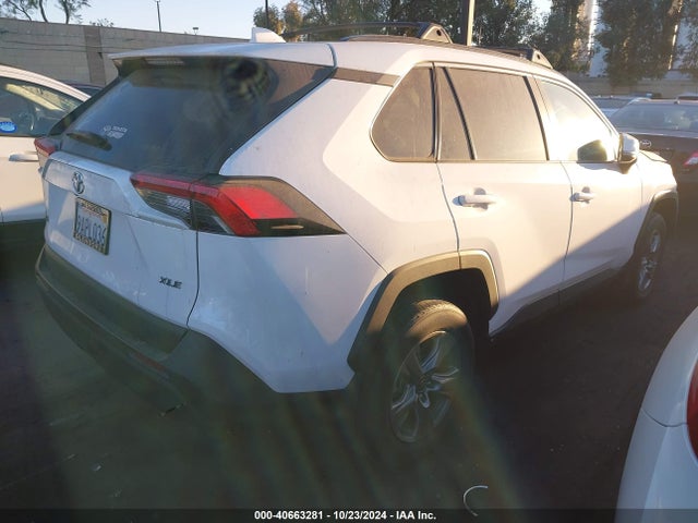 2T3W1RFV3NC176348 Toyota Rav4 Xle