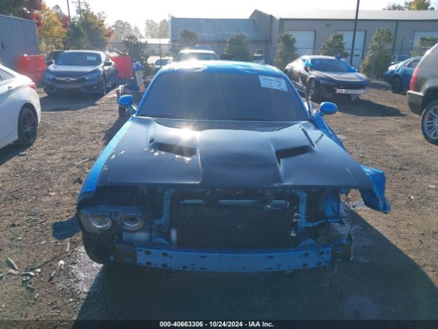 2C3CDZAT0FH811384 Dodge Challenger R/t