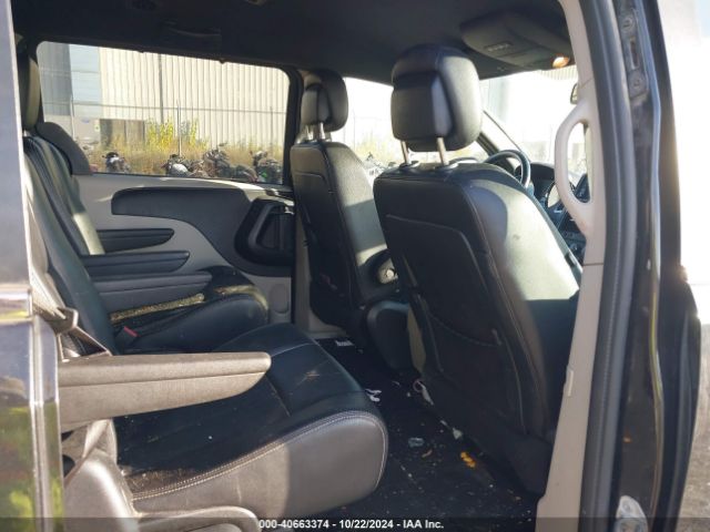 2C4RDGCG5JR283371 Dodge Grand Caravan Sxt