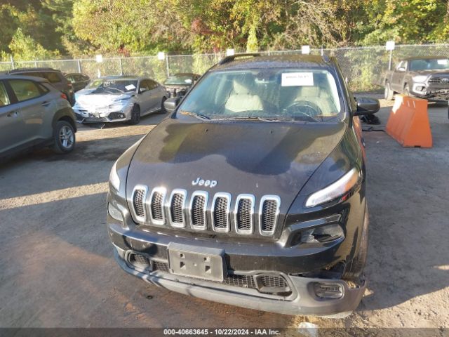 1C4PJLAB2FW701044 Jeep Cherokee Sport