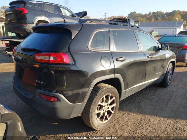 1C4PJLAB2FW701044 Jeep Cherokee Sport