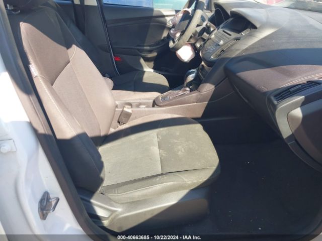 1FADP3K29FL282097 Ford FOCUS SE