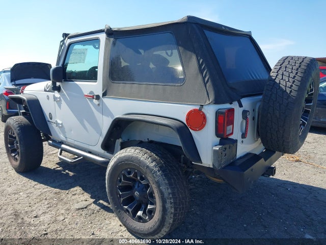1C4AJWAG4HL582792 Jeep Wrangler Sport 4x4