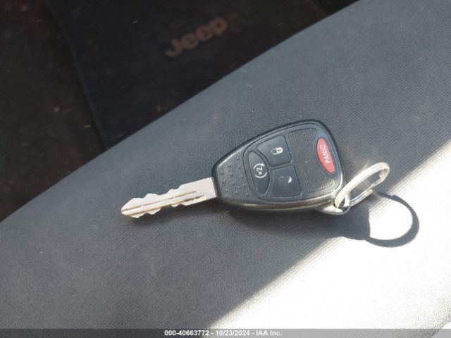 1C4NJPFA0GD647917 Jeep Patriot Latitude