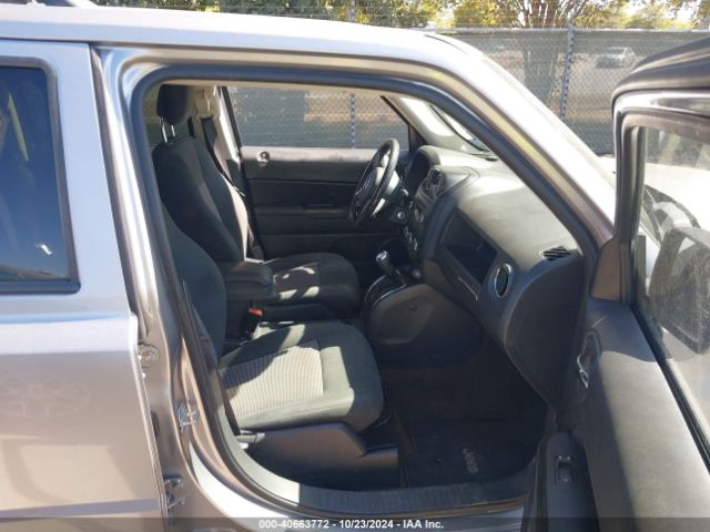 1C4NJPFA0GD647917 Jeep Patriot Latitude