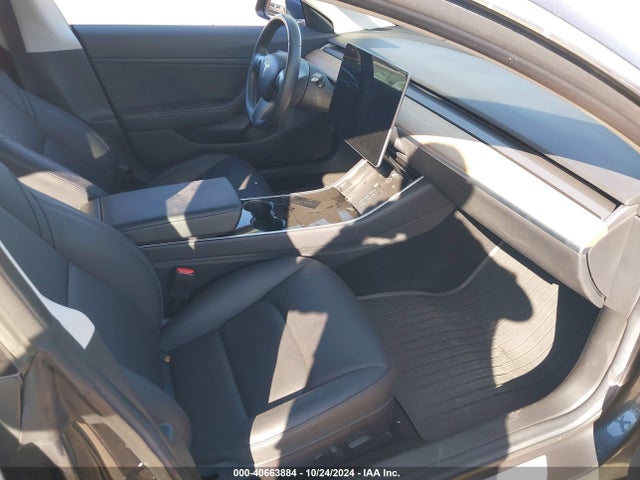 2018 TESLA MODEL 3 5YJ3E1EA1JF019973 Photo 4