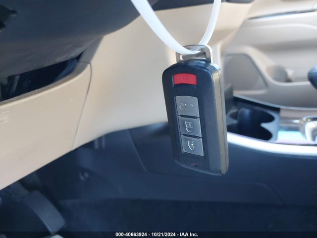 2018 MITSUBISHI OUTLANDER JA4AD3A35JZ033991 Photo 10