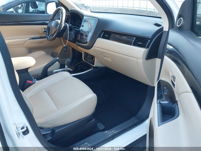 2018 MITSUBISHI OUTLANDER JA4AD3A35JZ033991 Photo 4