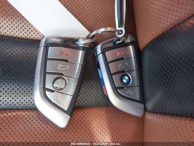 WBS83CH02MCF25335 BMW M5