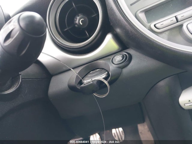 2009 MINI COOPER WMWMF33549TU74843 Photo 10