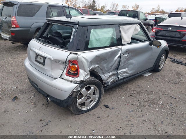2009 MINI COOPER WMWMF33549TU74843 Photo 3