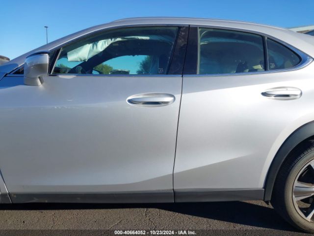 JTHY3JBH3K2005802 Lexus UX 200