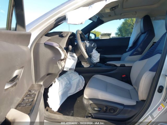 JTHY3JBH3K2005802 Lexus UX 200