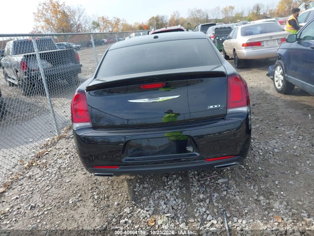 Chrysler 300 S 2017 2C3CCABT2HH655435 Image 16