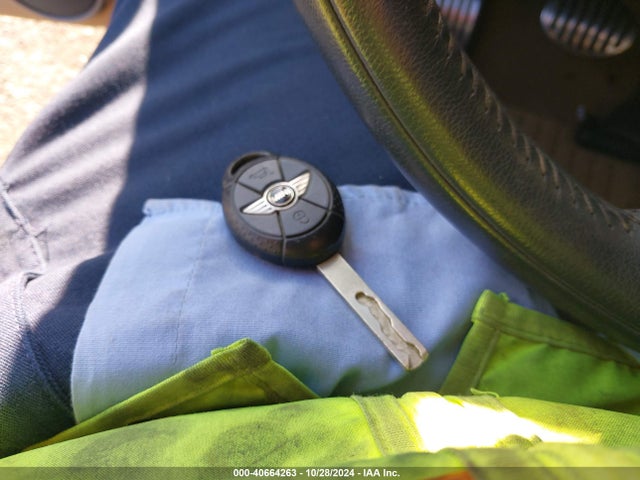 2005 MINI COOPER S WMWRE33575TG97934 Photo 10