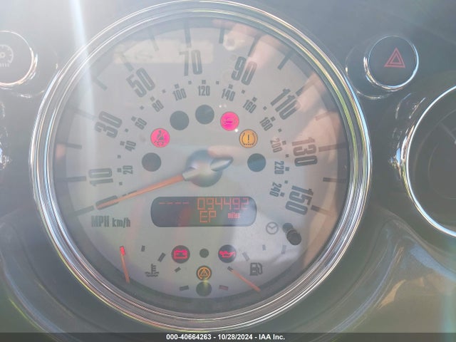 2005 MINI COOPER S WMWRE33575TG97934 Photo 6