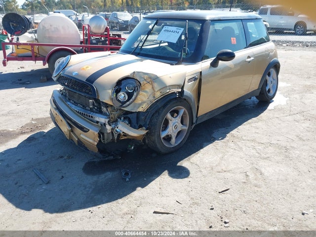 2004 MINI COOPER WMWRC33404TJ58435 Photo 1