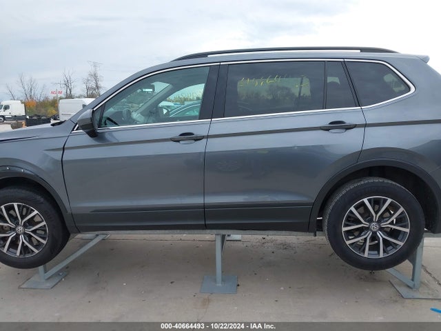 3VV3B7AX3KM049660 Volkswagen Tiguan