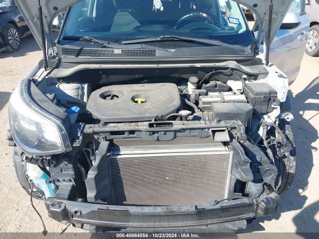 KIA SOUL + 2016 KNDJP3A57G7862435 Image 10